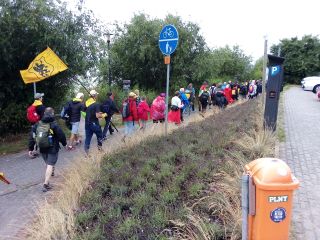 Po posiłku (starczyło dla wszystkich – zdecydowanie) w Kuźnicy wracamy na szlak